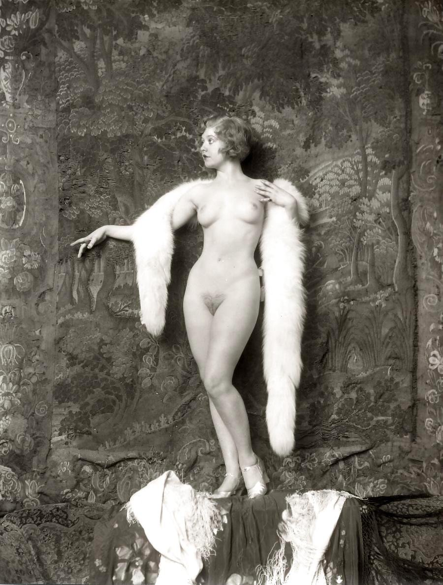 Alfred Cheney Johnston_~1930_Nude at the tapestry_3.jpg
